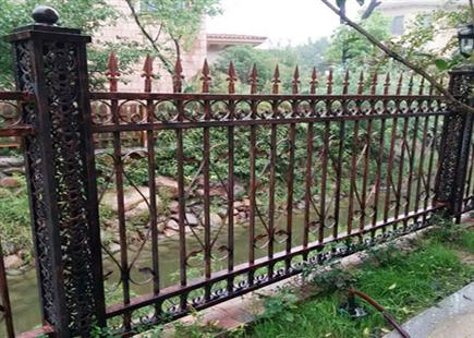 铁艺栏杆